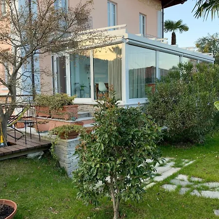 فندق مبيت وإفطار Casabella-lago Maggiore 4*