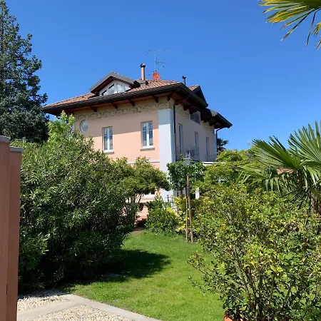 Casabella-lago Maggiore Bed and breakfast 4*