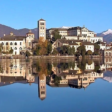 Casabella-lago Maggiore 4*