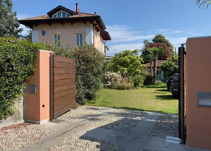 Couette-café Casabella-lago Maggiore Lesa