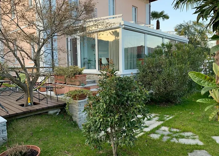 Couette-café Casabella-lago Maggiore 4*