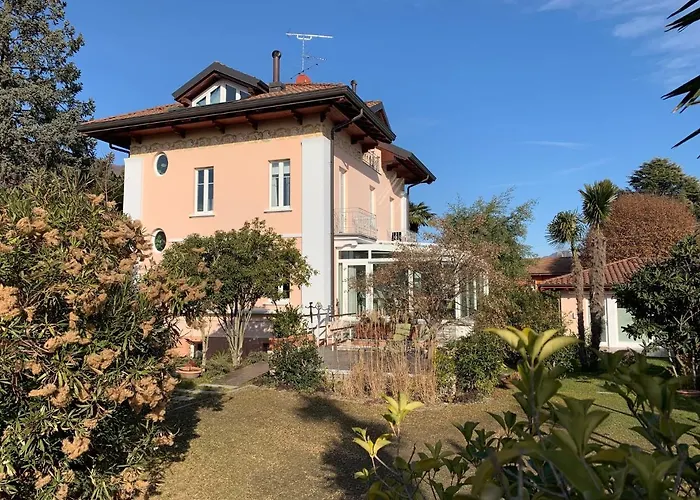 Casabella-lago Maggiore Couette-café 4*